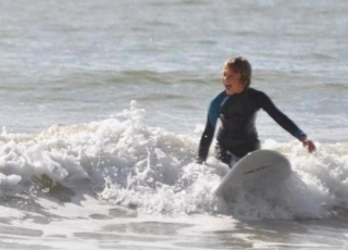 Aprende a surfear en el 85 